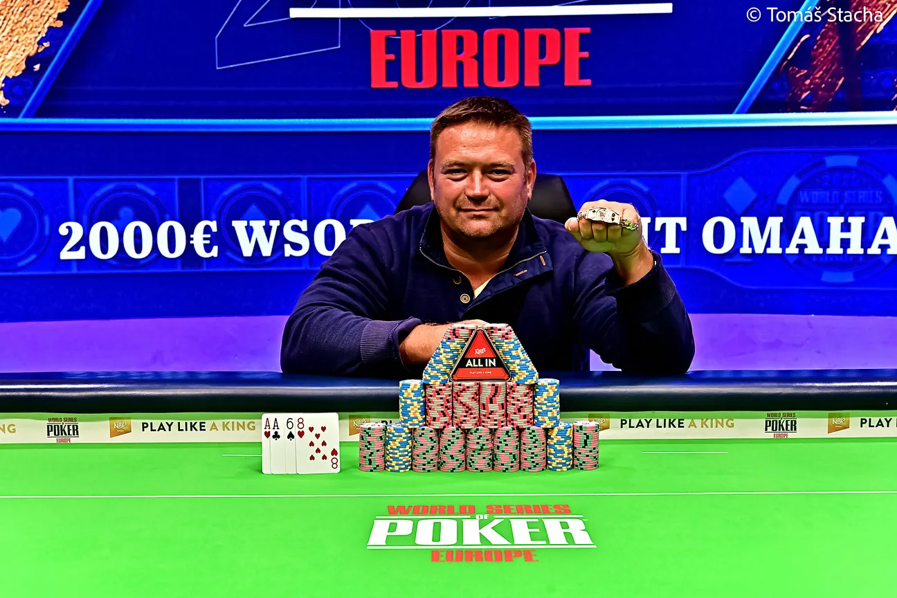 Dusan Despotovic domina mesa final e fatura bracelete na WSOP Europe
